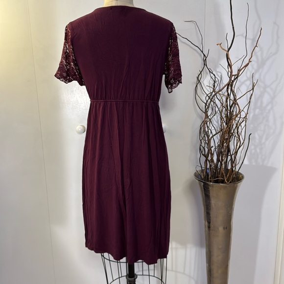 Ekouaer lace sleeve nightgown in maroon - Picture 4 of 6